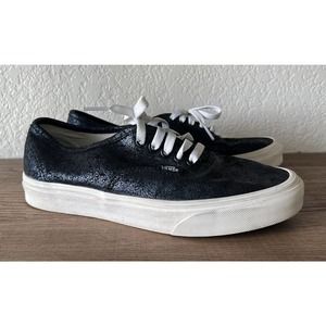 Van’s Authentic Black Cracked Leather Shoes Women’s Size 8
